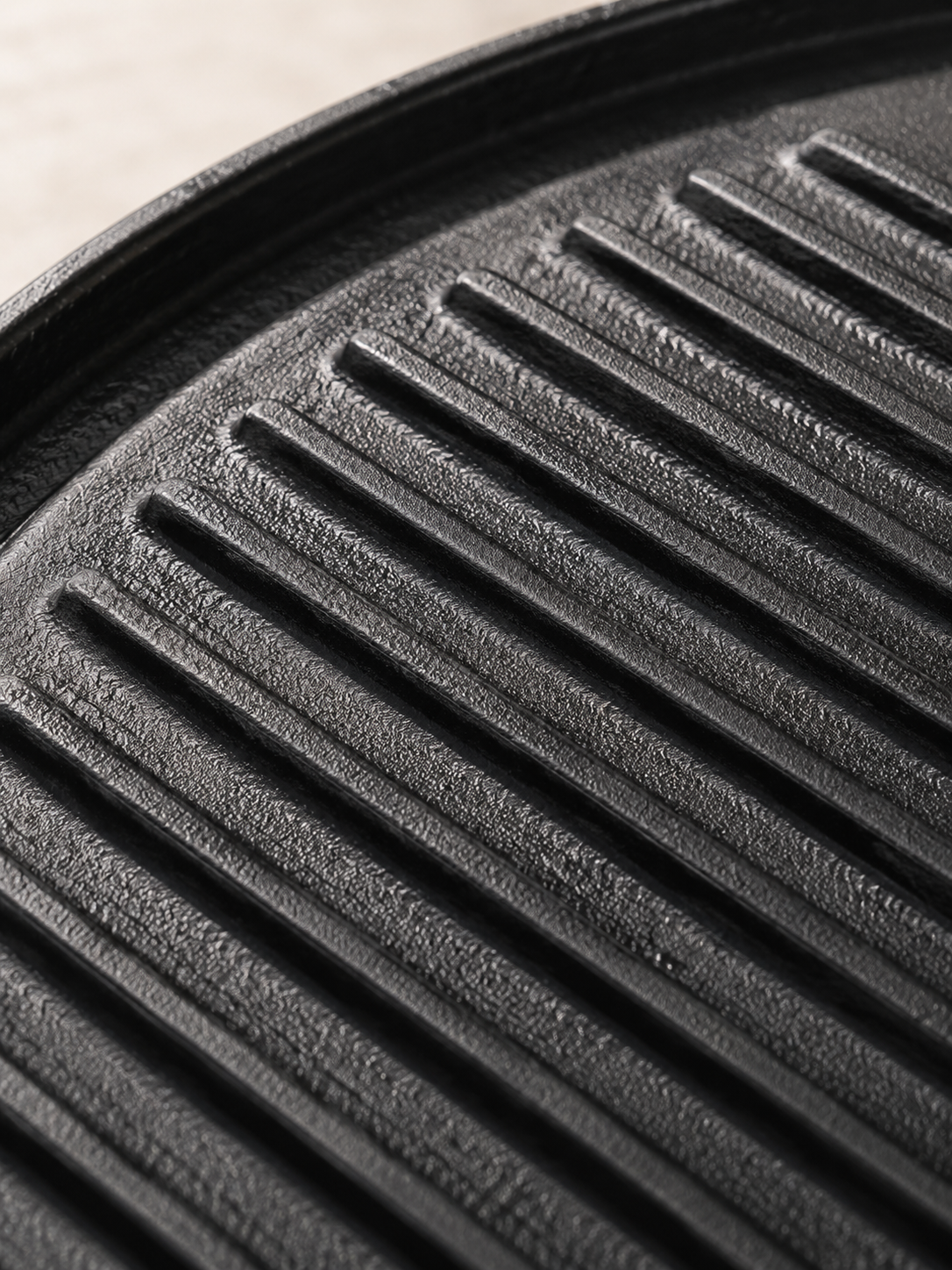 VULCAN Grand Round Grill studio shot